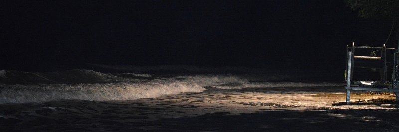 EB (1).JPG - Cassowary Coast - Etty Bay surf beach is lit at night